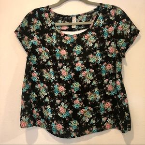 Bella D. | Floral Top size M